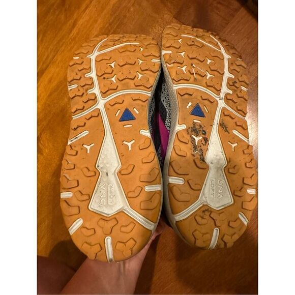 Woman’s Brooks Divide 3 running shoes w box - Picture 3 of 5